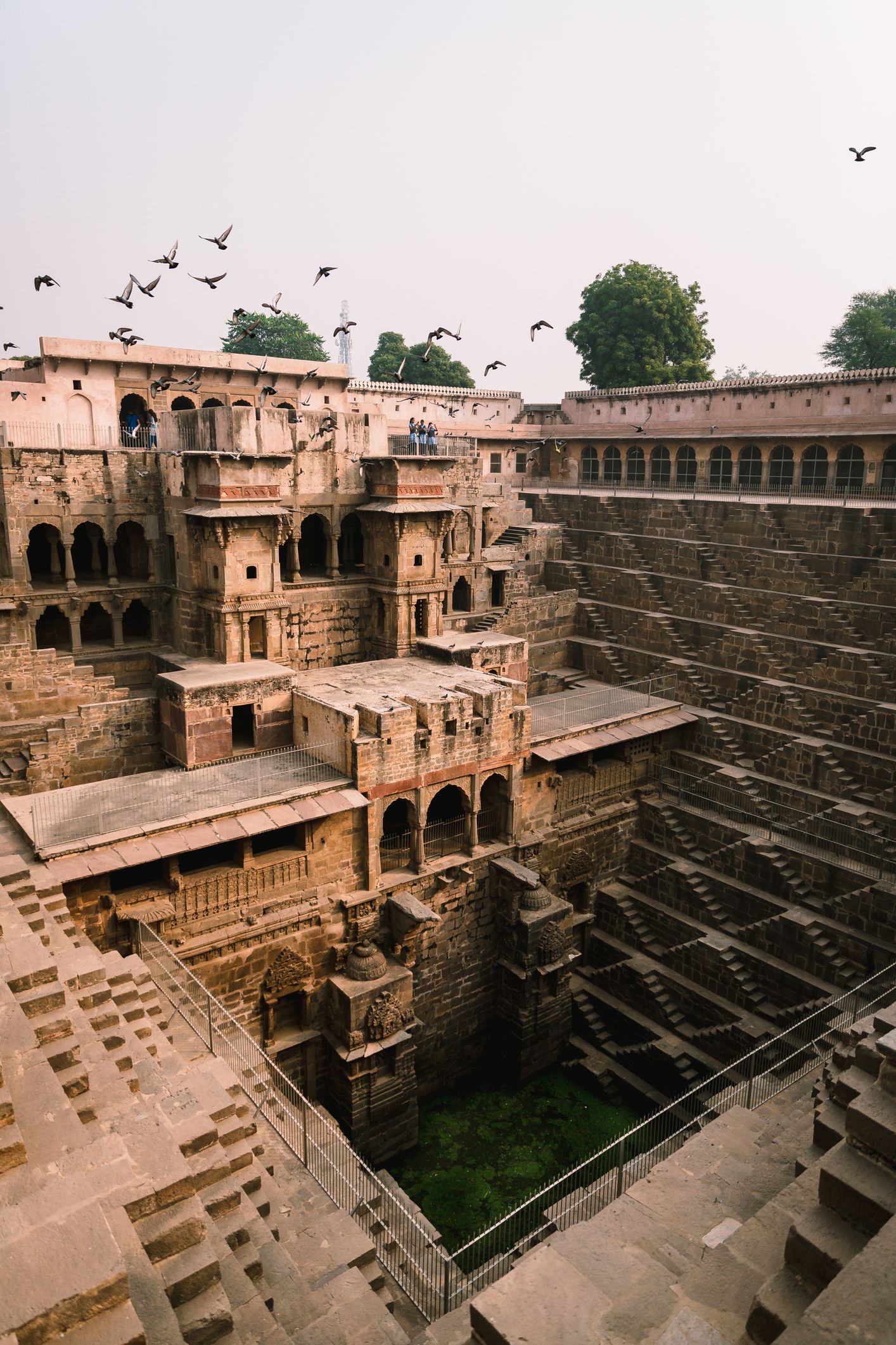 Traveling through Rajasthan: the Amber Fort in Jaipur, the step well in Abhaneri (Chand Baori)